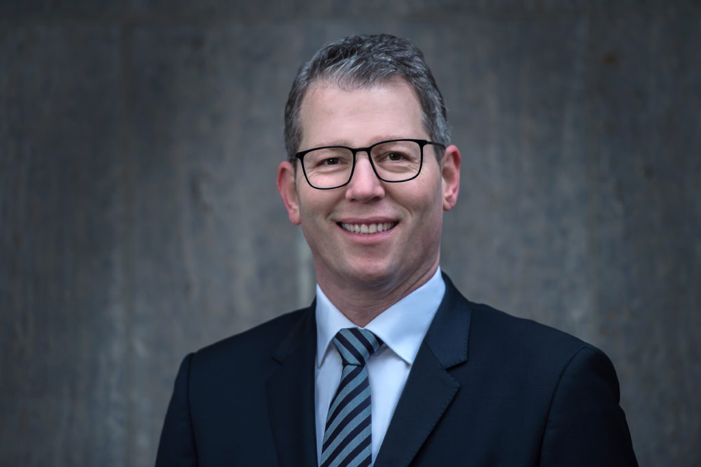 HR UNIVERSAL HR Consultancy - Management - Markus Rohm